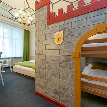 W22 Am Kurfuerstendamm 3*