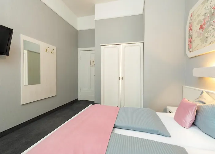 W22 Am Kurfuerstendamm Hotel 3*