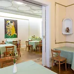 W22 Am Kurfuerstendamm Hotel 3*