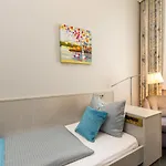 W22 Am Kurfuerstendamm Berlin