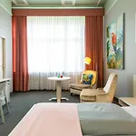 W22 Am Kurfuerstendamm Hotel 3*
