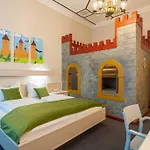 W22 Am Kurfuerstendamm 3*