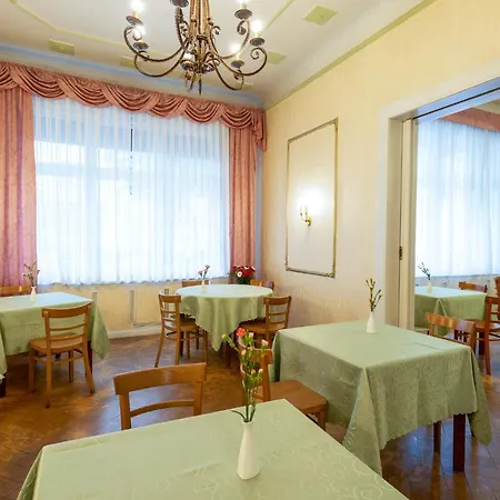 W22 Am Kurfuerstendamm Berlin