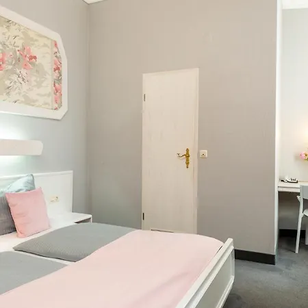 W22 Am Kurfuerstendamm Szálloda Berlin