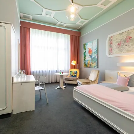 W22 Am Kurfuerstendamm Szálloda 3*