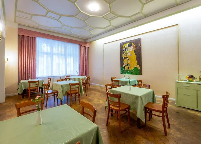 W22 Am Kurfürstendamm 3*