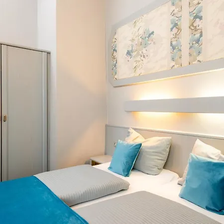 W22 Am Kurfuerstendamm Отель