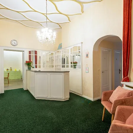 W22 Am Kurfuerstendamm Hotel 3*