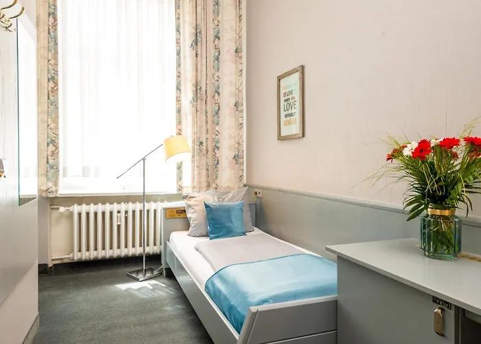 W22 Am Kurfuerstendamm 3*