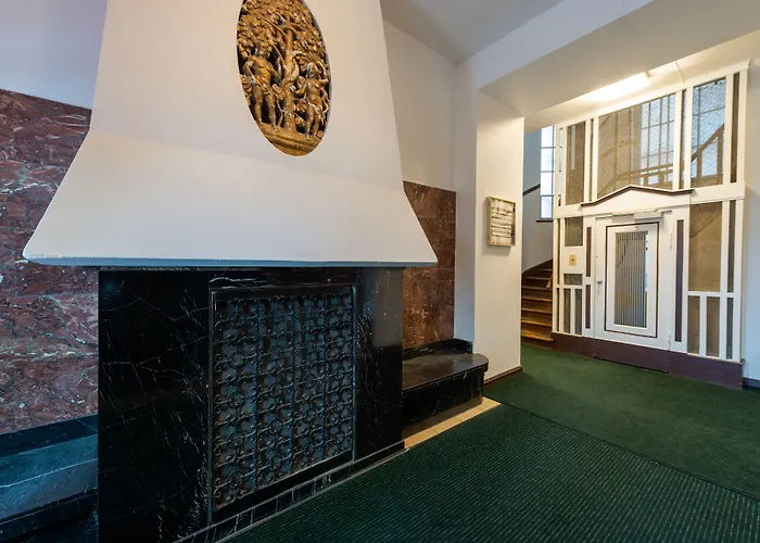 W22 Am Kurfuerstendamm 3*